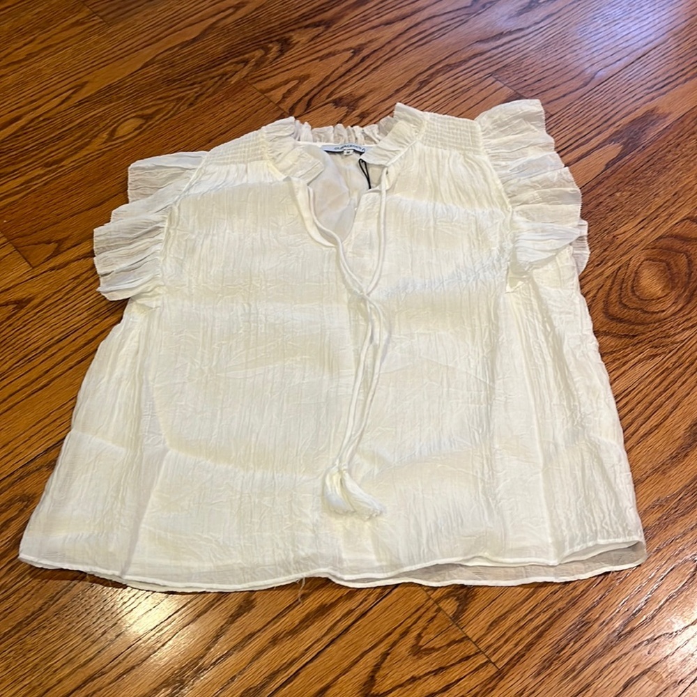 NWT Olivaceous Woman’s White Lori Sleeveless Ruffle Blouse Size M